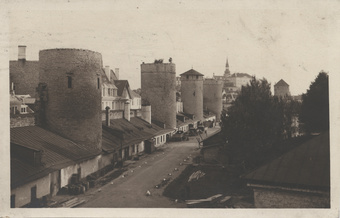 [Tallinn : Tornide väljak]