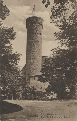 Tallinn : Pikk Hermann = the Tall Hermann tower
