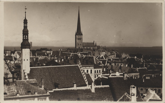 Eesti Tallinn : vaade raekoja tornist