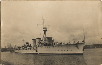 Inglise sõjalaev HMS Cardiff (D58) Tallinna Vanasadamas detsembris 1918