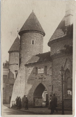 Eesti Tallinn : Viruvärav = the Viru gate